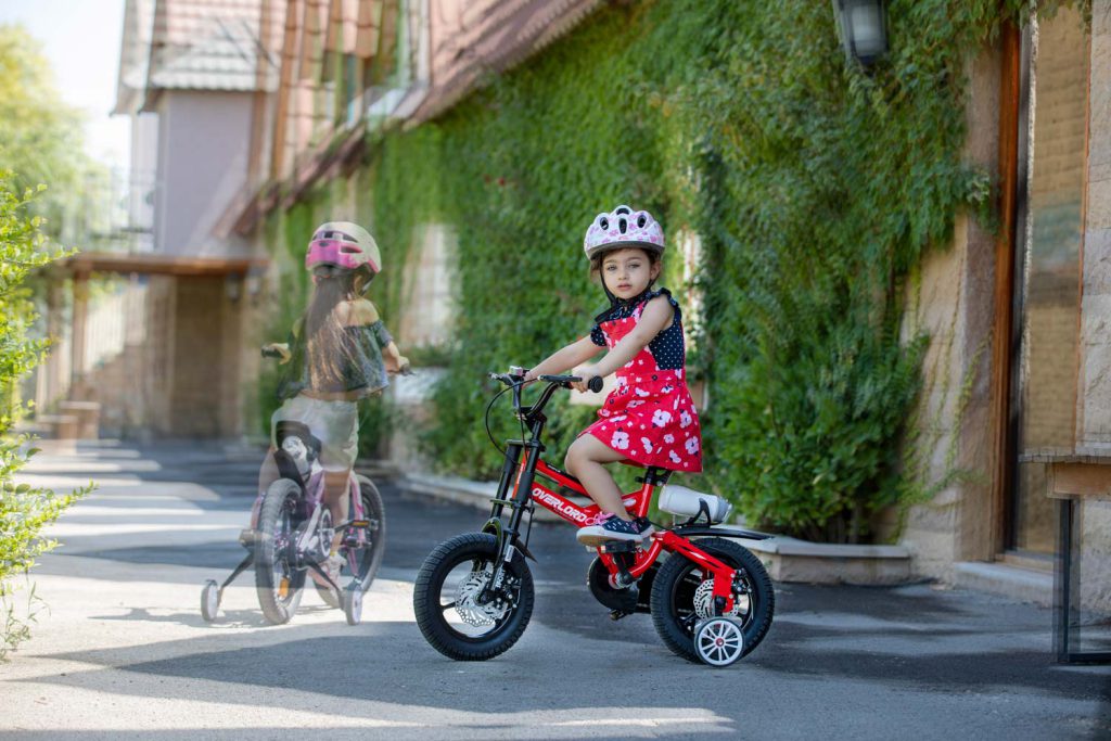 kids riding overlord bicycle